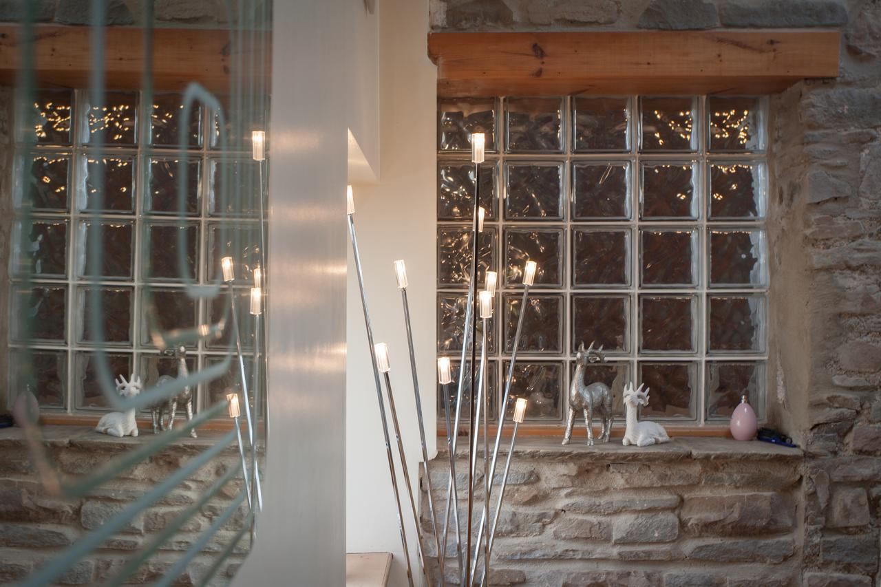 Beudy Bach Bed & Breakfast Cross Hands ภายนอก รูปภาพ